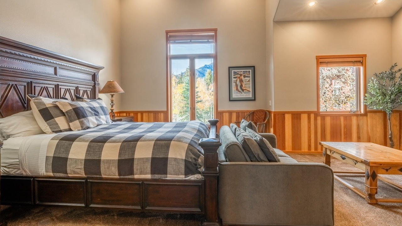 Photo of Bedroom in Mammoth Lakes