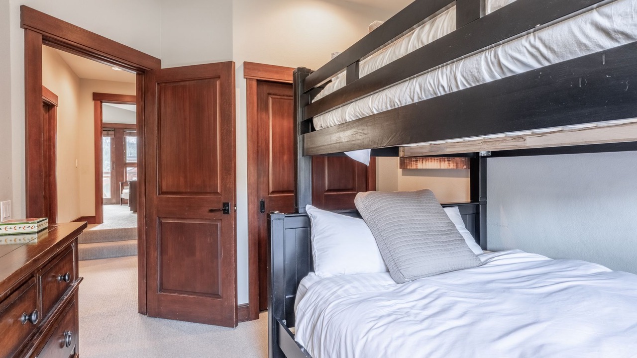 Photo of Bedroom in Mammoth Lakes