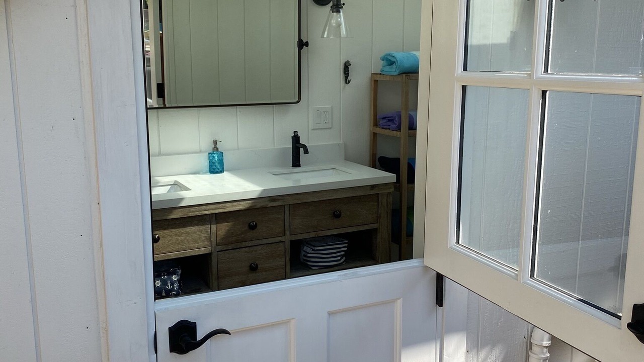 Photo of Bathroom in Eldridge