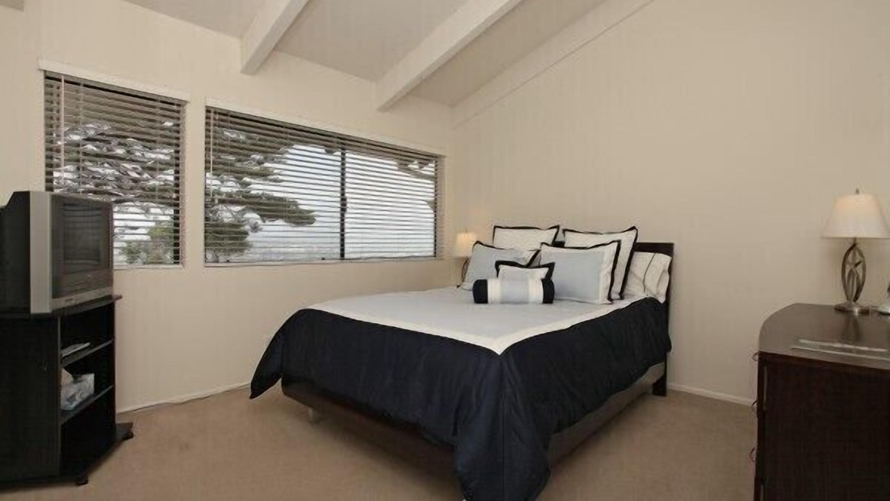 Photo of Bedroom in Alta Mesa