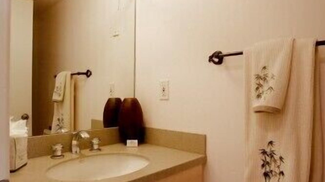Photo of Bathroom in Alta Mesa