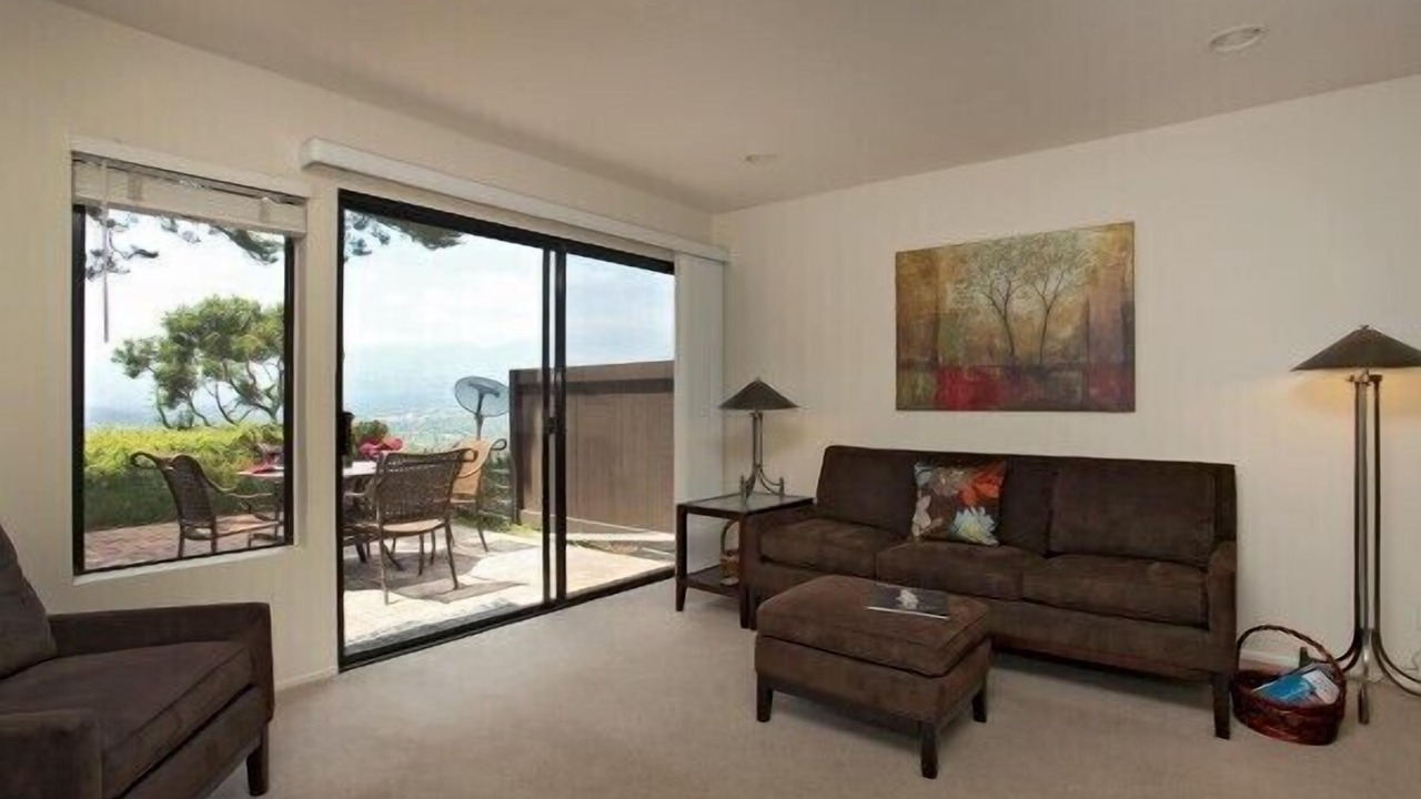 Photo of Livingroom in Alta Mesa