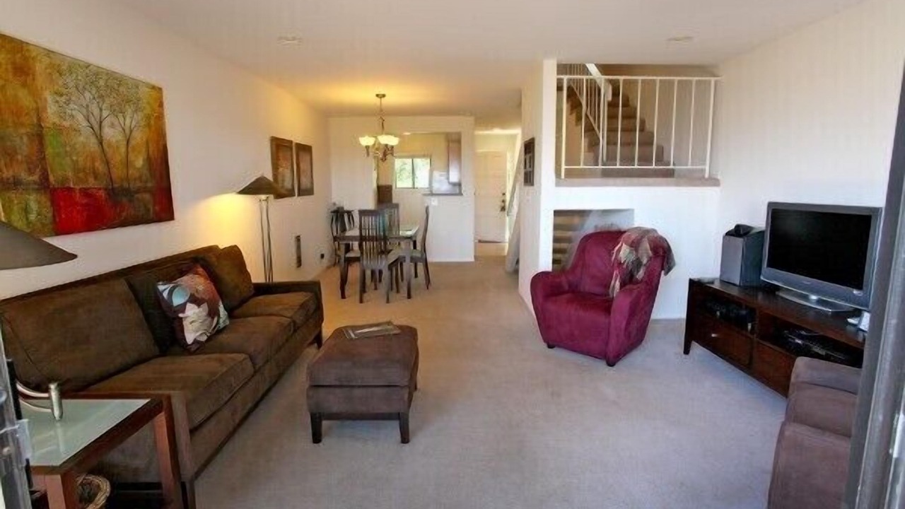 Photo of Livingroom in Alta Mesa