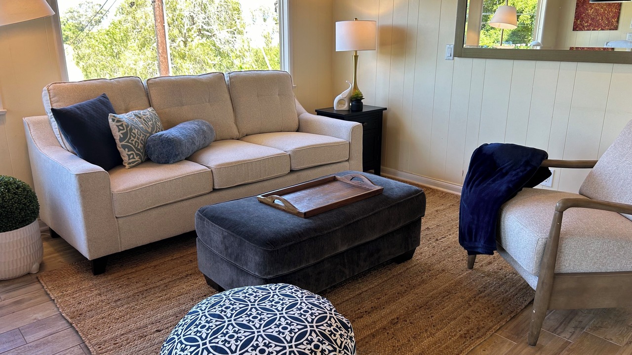 Photo of Livingroom in Alta Mesa