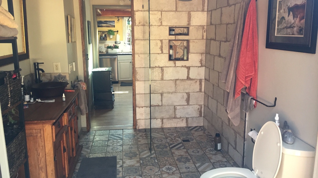 Photo of Bathroom in Thousand Oaks