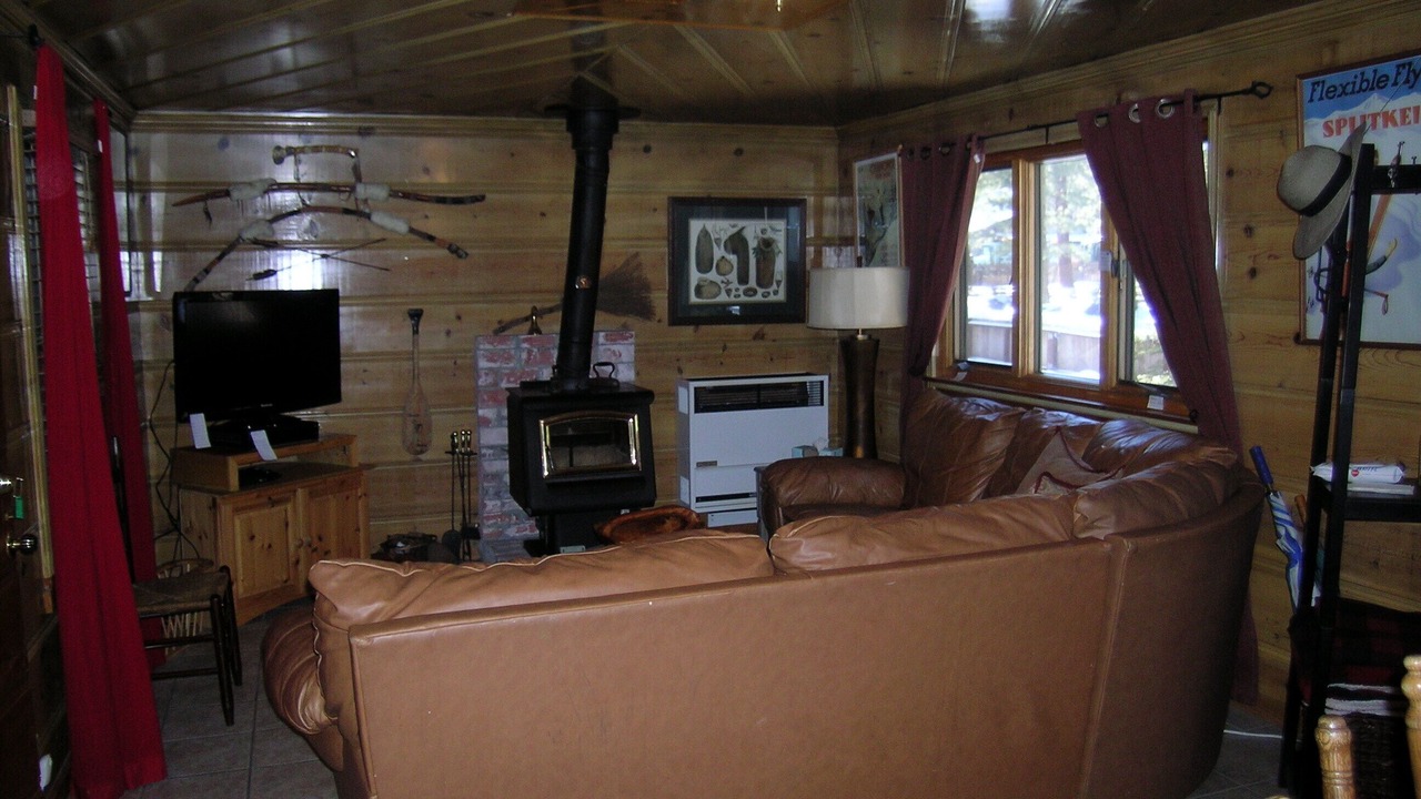 Photo of Bedroom in Bijou Pines