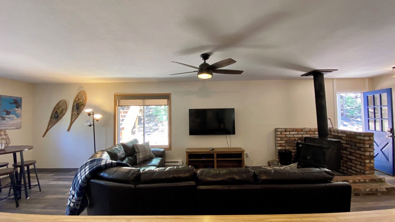 Photo of Livingroom in Pioneer Trail