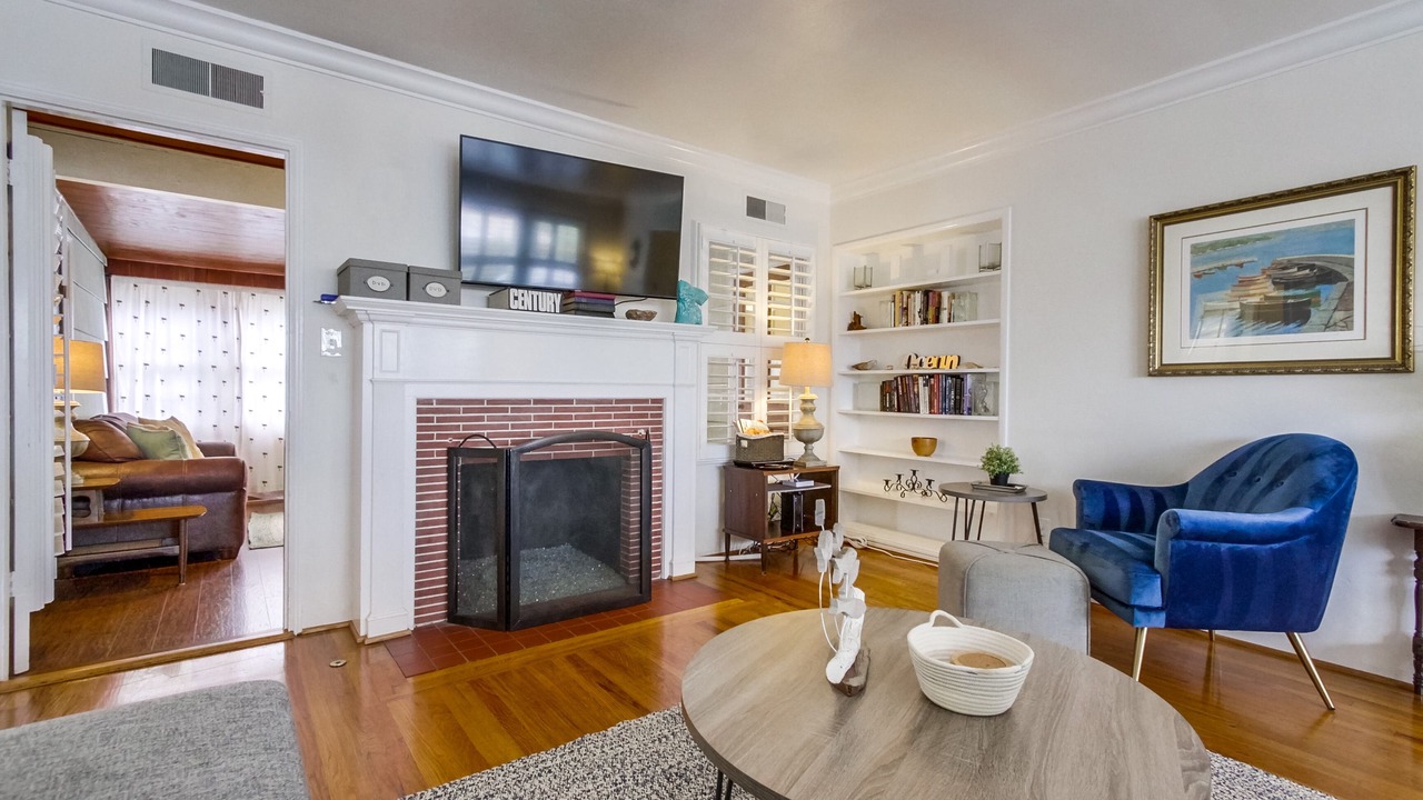 Photo of Livingroom in Village of La Jolla