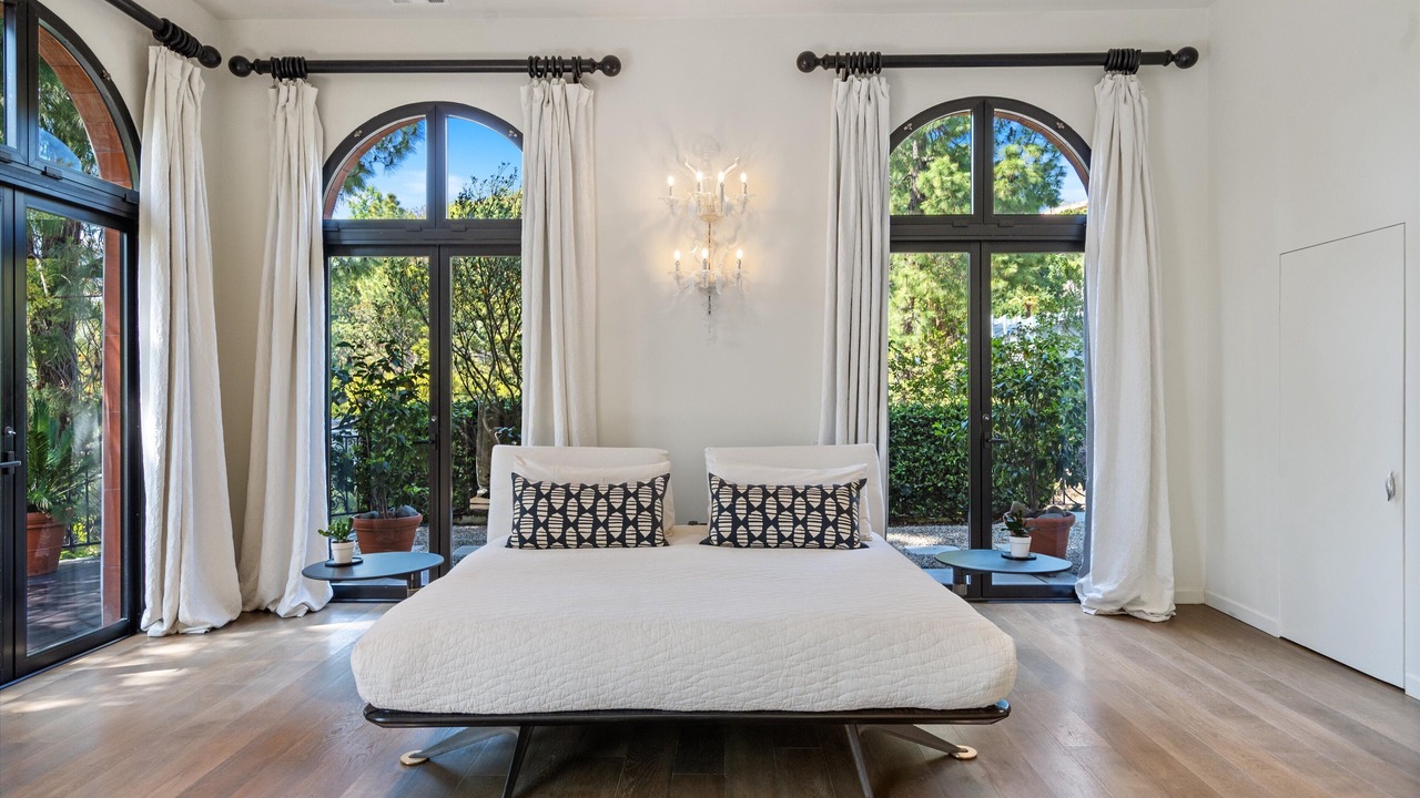 Photo of Bedroom in Beverly Hills