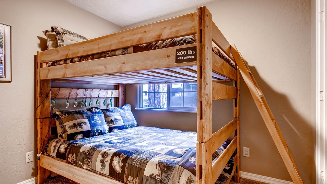 Photo of Bedroom in Oakhurst