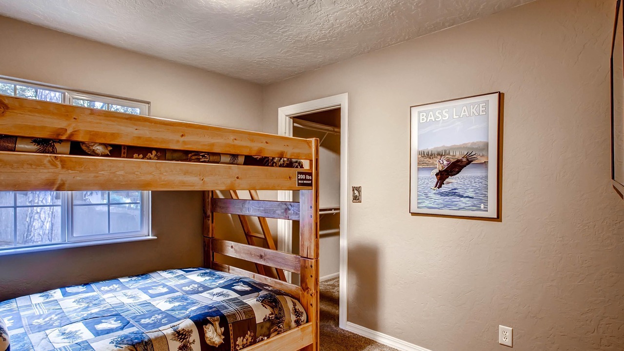 Photo of Bedroom in Oakhurst