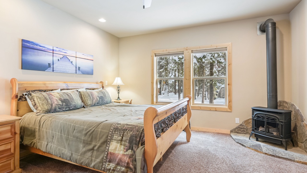 Photo of Livingroom in Tahoe Pines