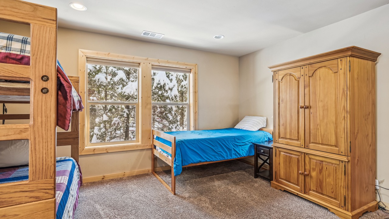 Photo of Bedroom in Tahoe Pines