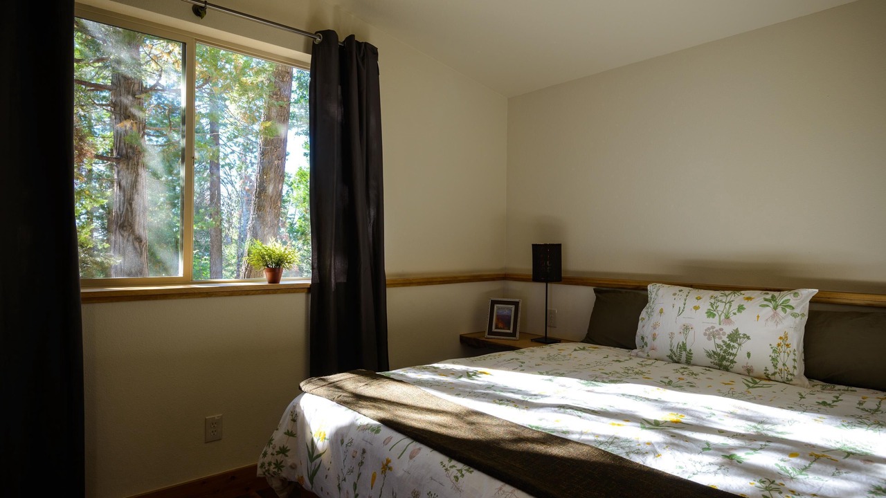 Photo of Bedroom in Yosemite West