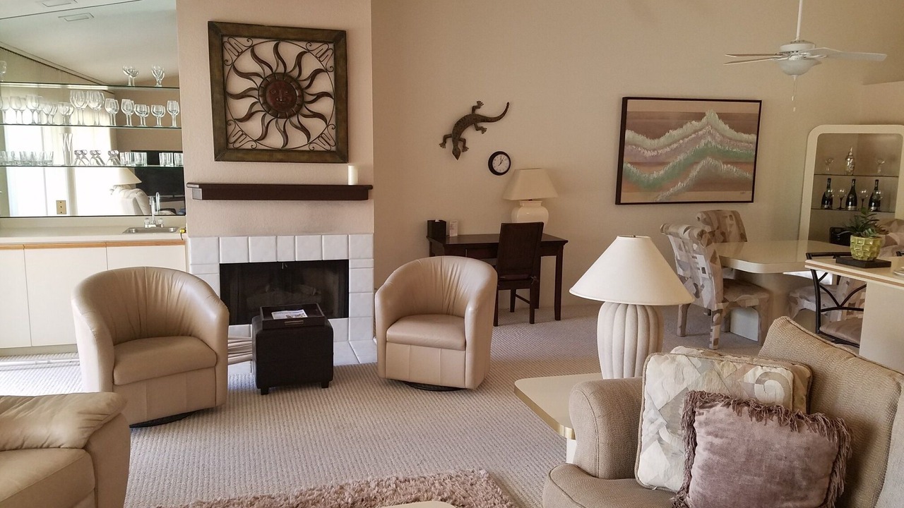 Photo of Livingroom in Palm Desert