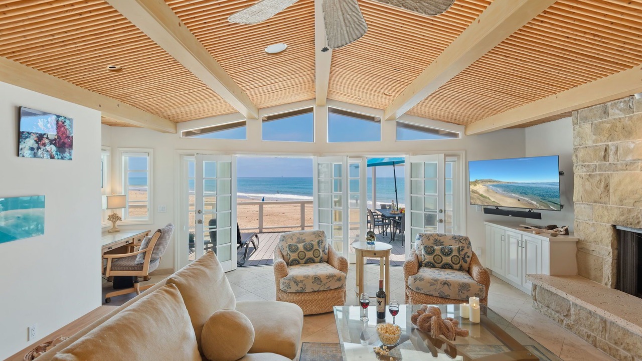 Photo of Livingroom in Toro Canyon