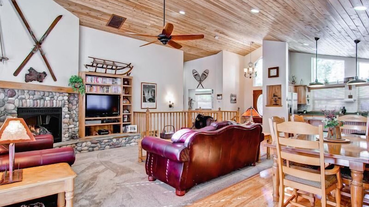 Photo of Livingroom in Yosemite West