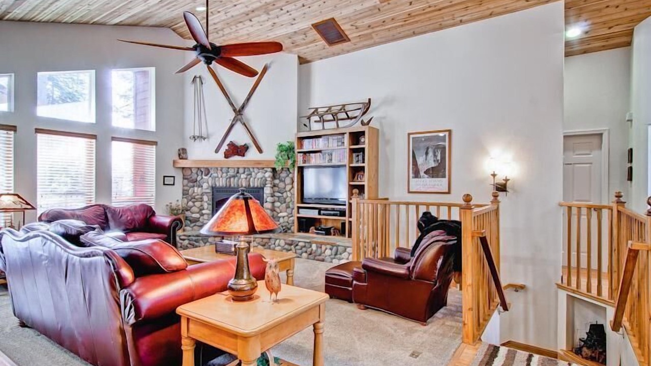 Photo of Livingroom in Yosemite West