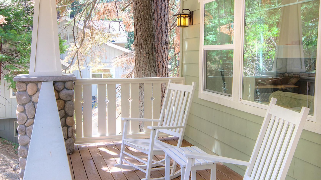 Photo of Patio Balcony in Yosemite West