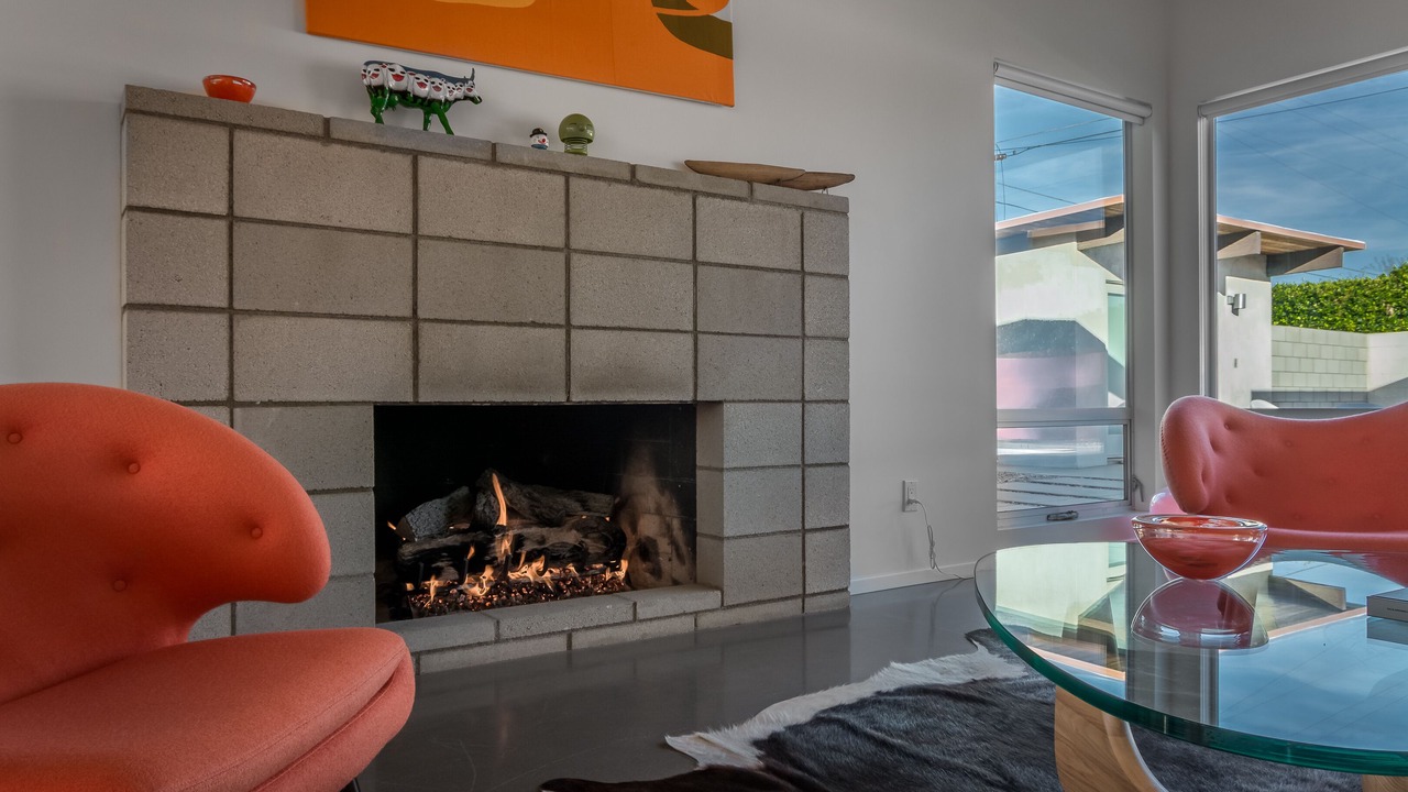 Photo of Livingroom in Racquet Club Estates