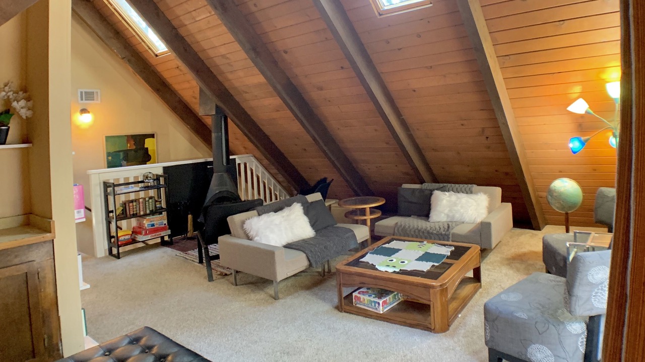 Photo of Livingroom in Black Bart