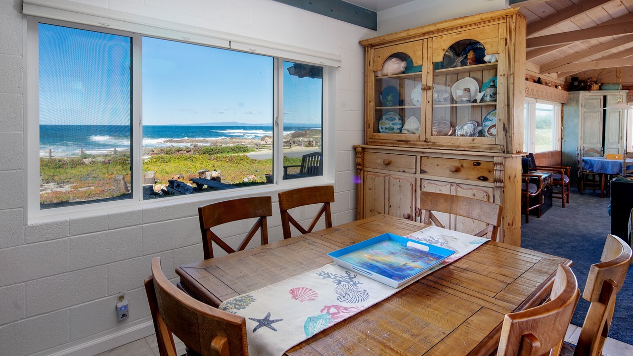 Photo of Livingroom in Pacific Grove