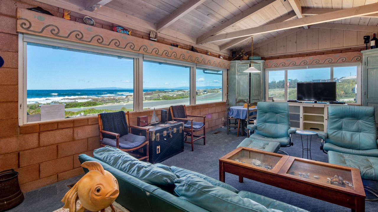 Photo of Livingroom in Pacific Grove
