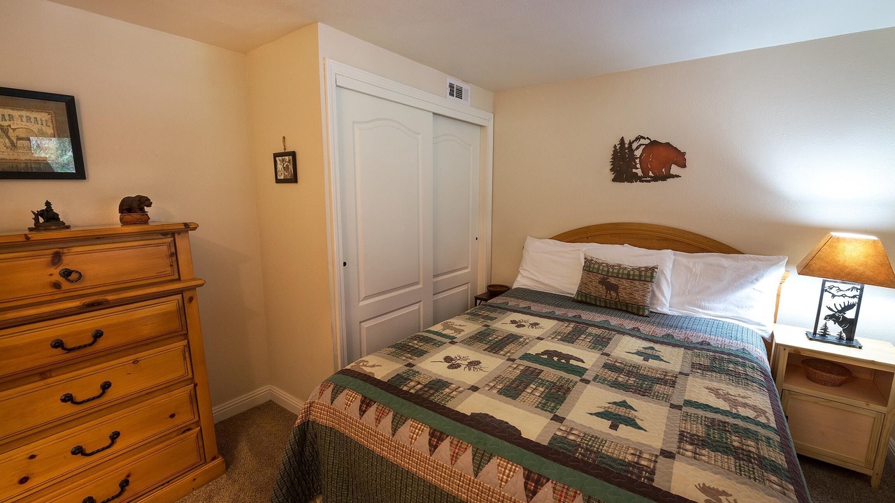 Photo of Bedroom in Yosemite Forks
