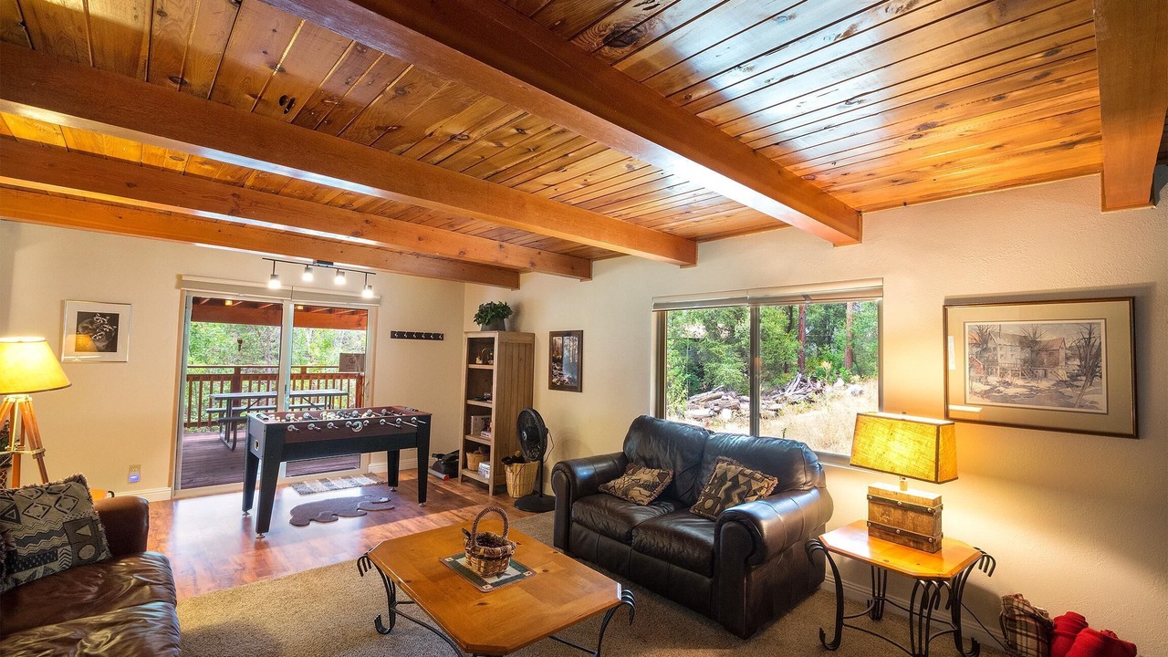 Photo of Livingroom in Yosemite Forks