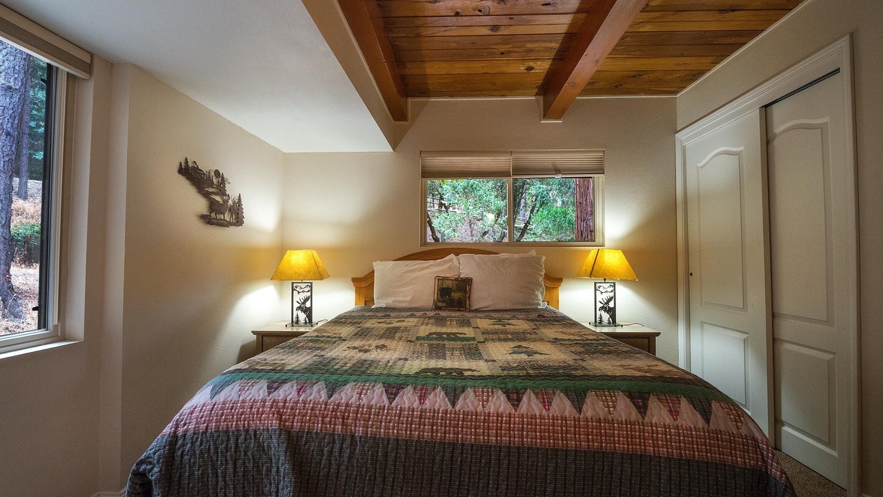 Photo of Bedroom in Yosemite Forks