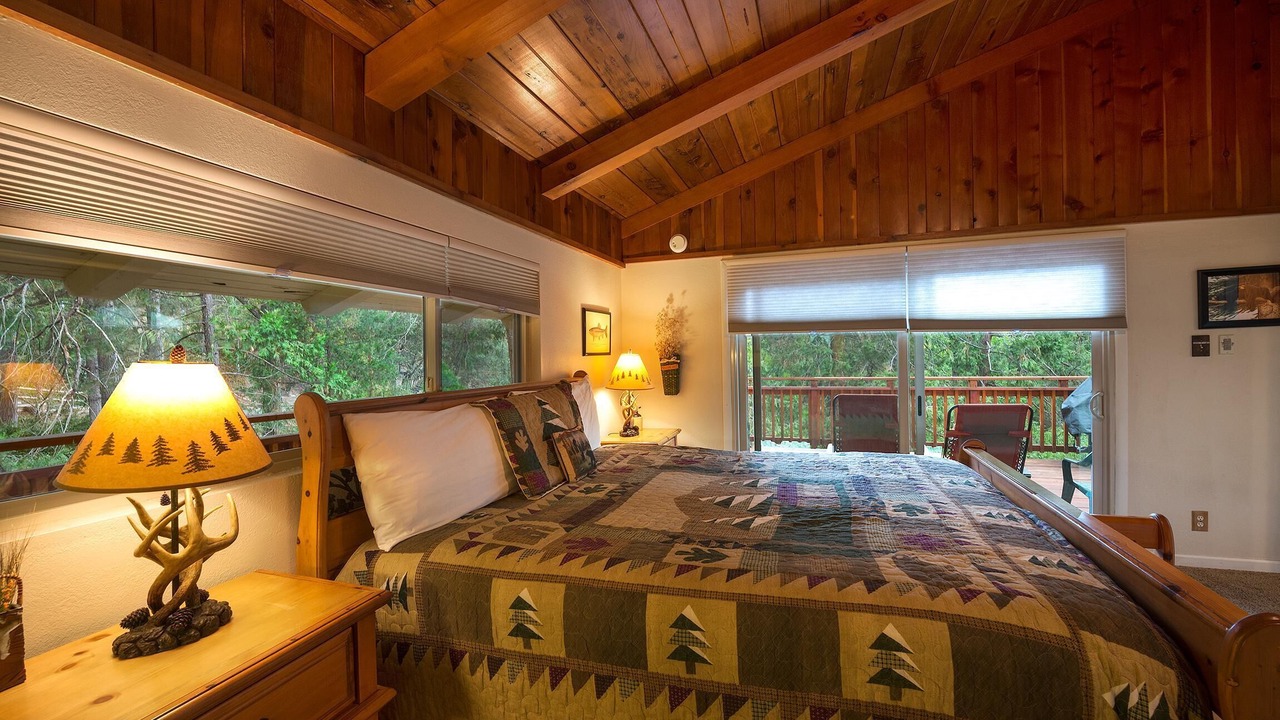 Photo of Bedroom in Yosemite Forks