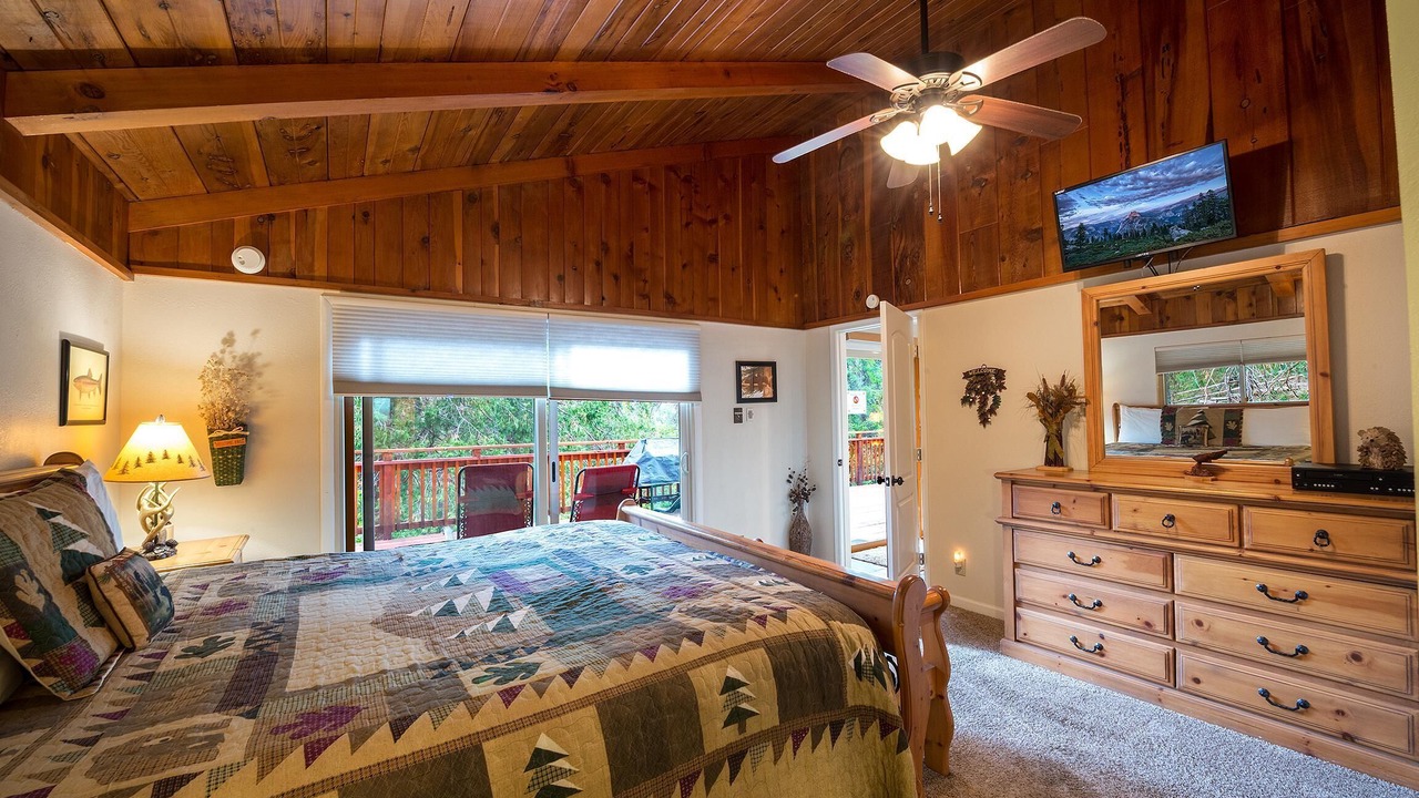 Photo of Bedroom in Yosemite Forks