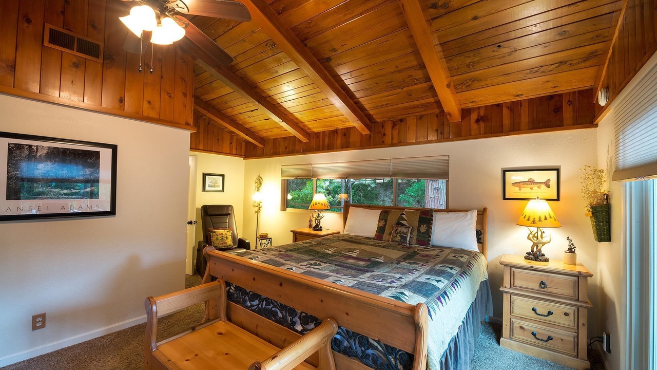 Photo of Bedroom in Yosemite Forks