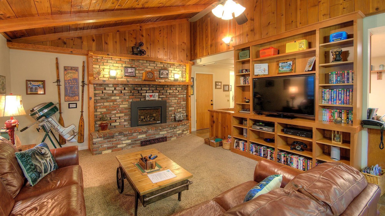 Photo of Livingroom in Yosemite Forks