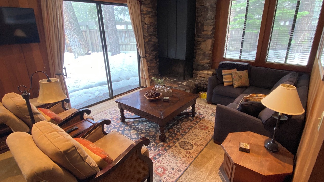 Photo of Livingroom in Tahoe Sierra Estates