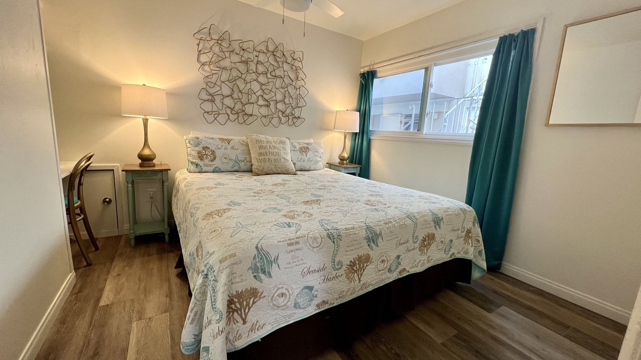 Photo of Bedroom in South Mission Beach