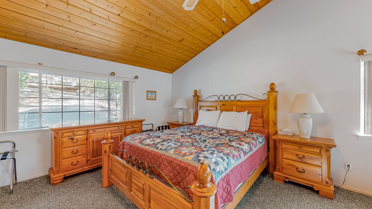 Photo of Bedroom in Groveland