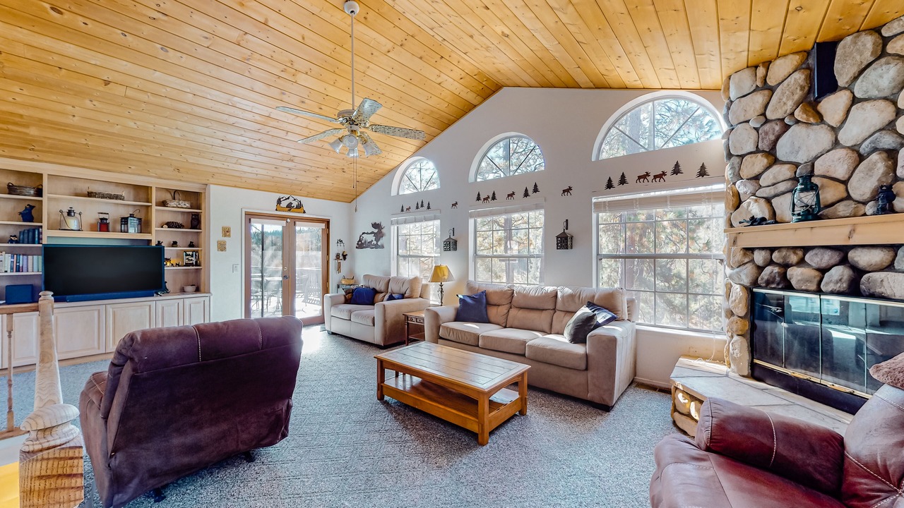 Photo of Livingroom in Groveland