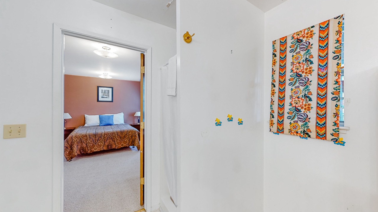 Photo of Bedroom in Groveland