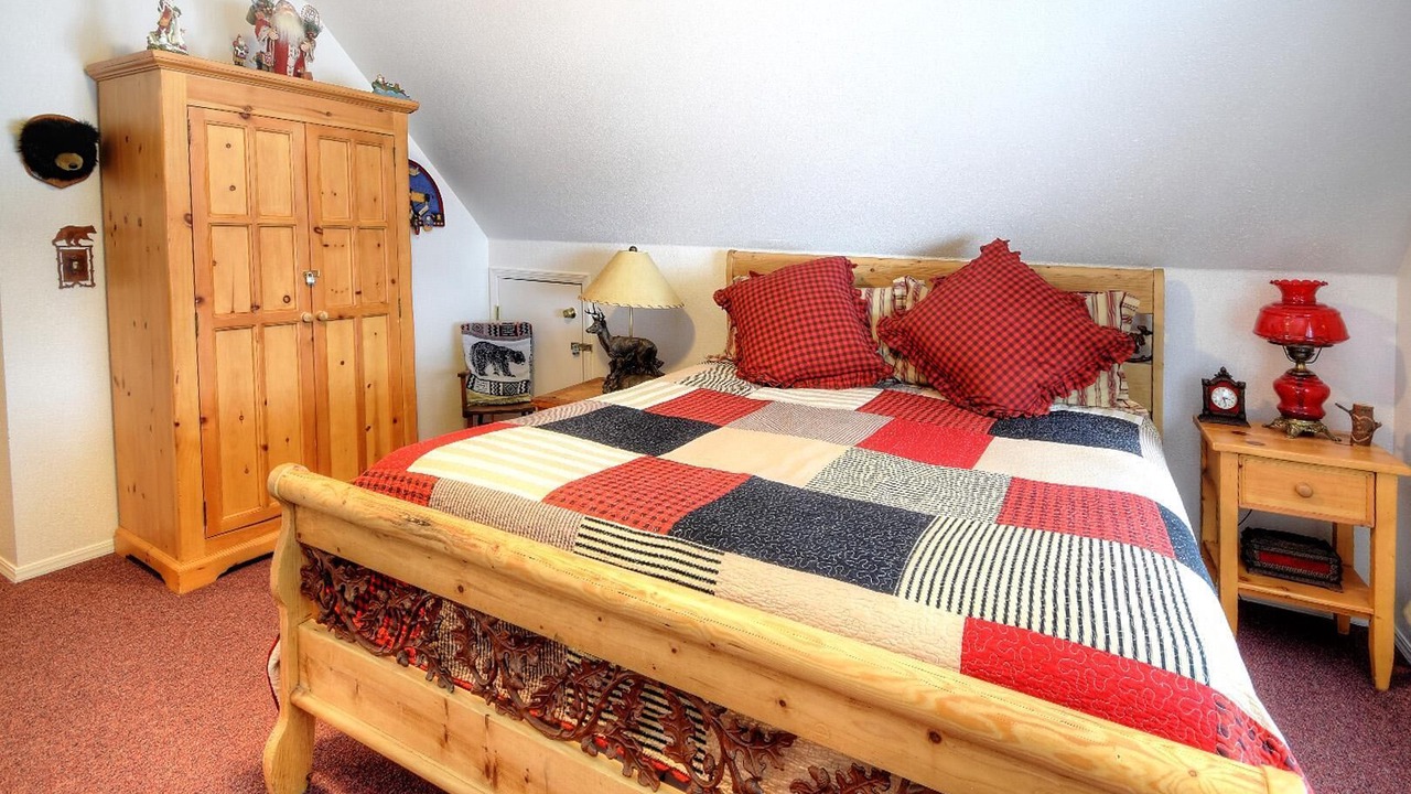 Photo of Bedroom in Yosemite West