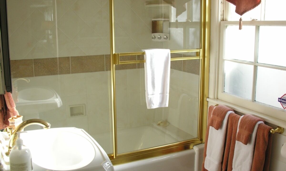 Photo of Bathroom in Valley Village