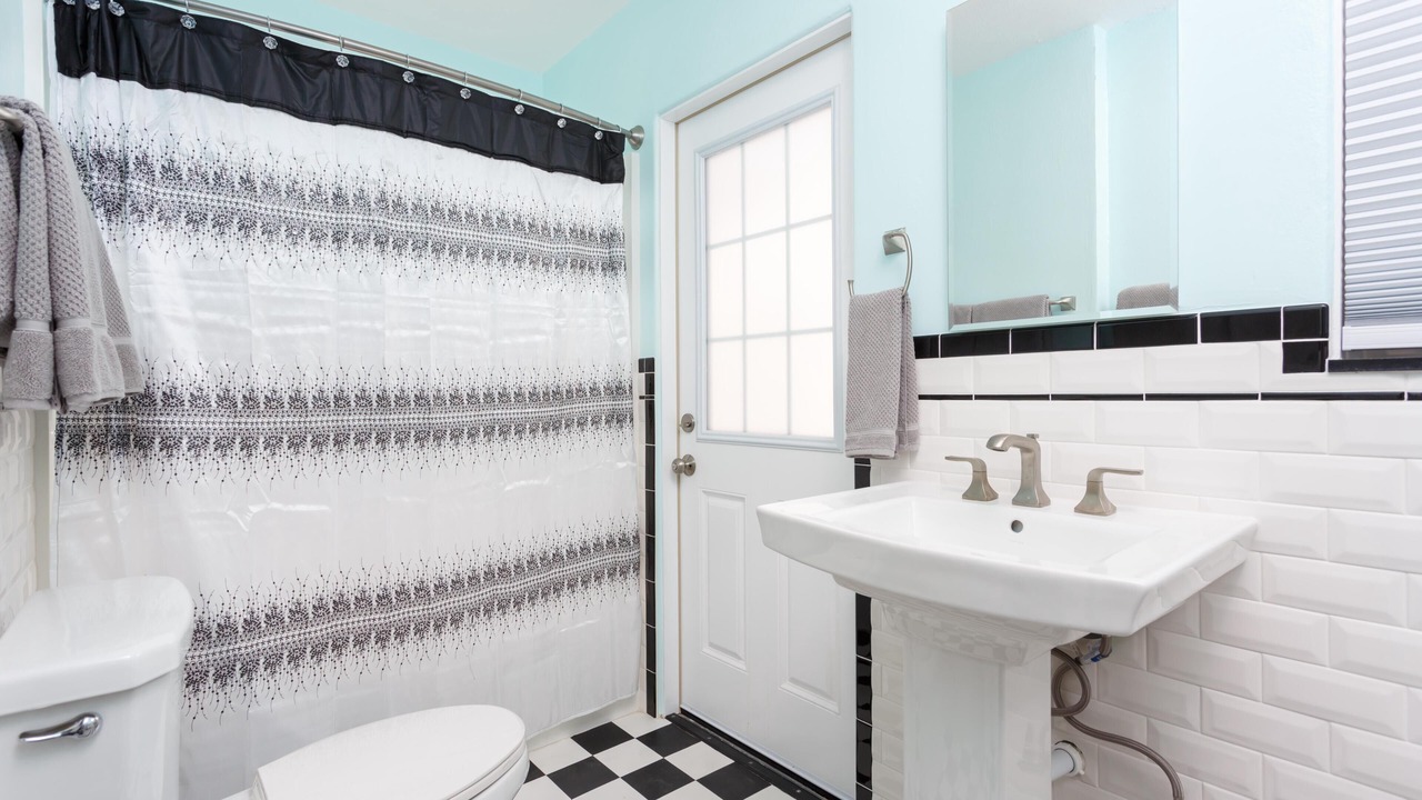 Photo of Bathroom in South Mission Beach