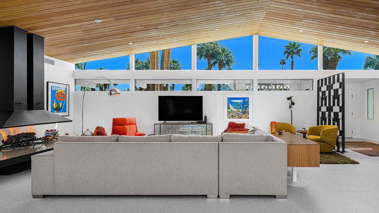 Photo of Livingroom in Deep Well Ranch