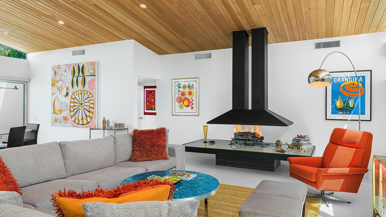 Photo of Livingroom in Deep Well Ranch
