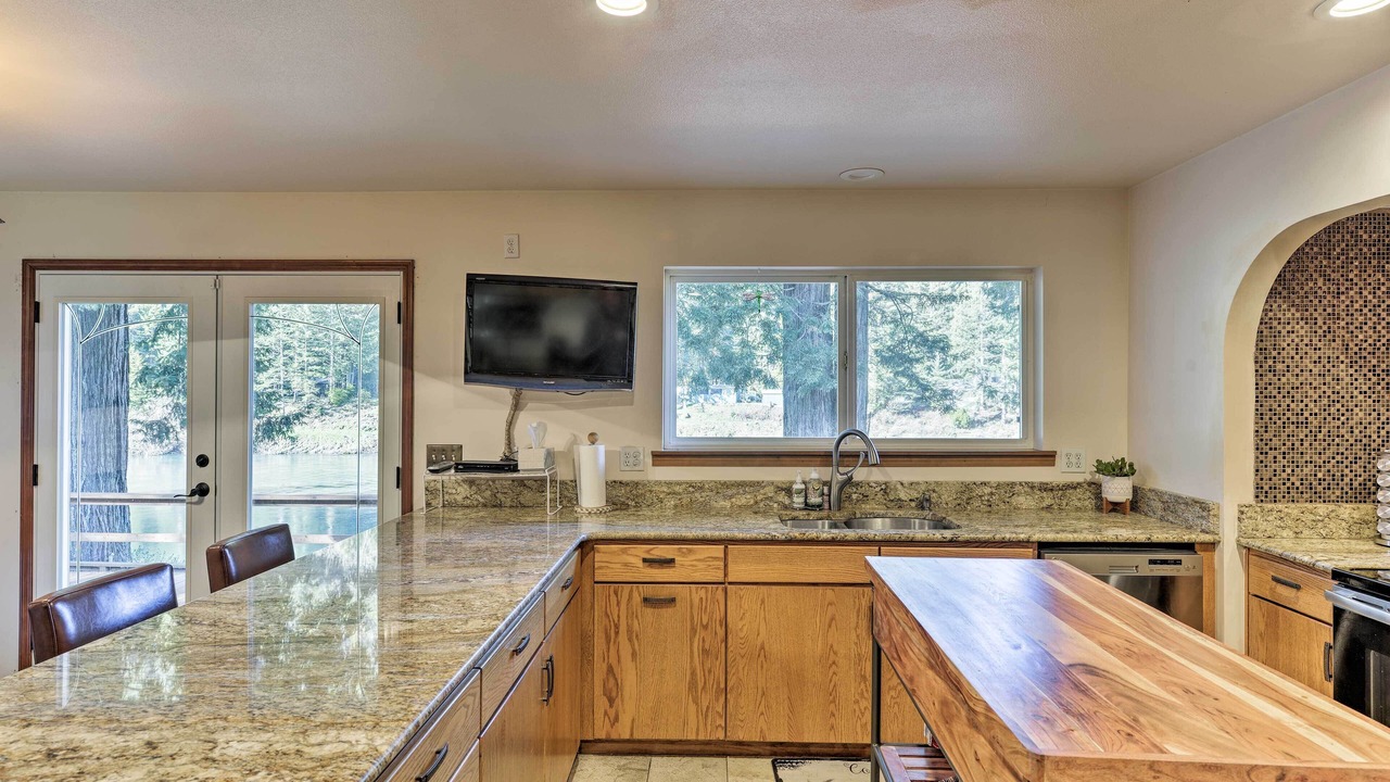 Photo of Kitchen in Crescent City