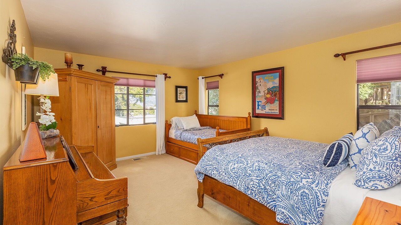 Photo of Bedroom in Alta Mesa
