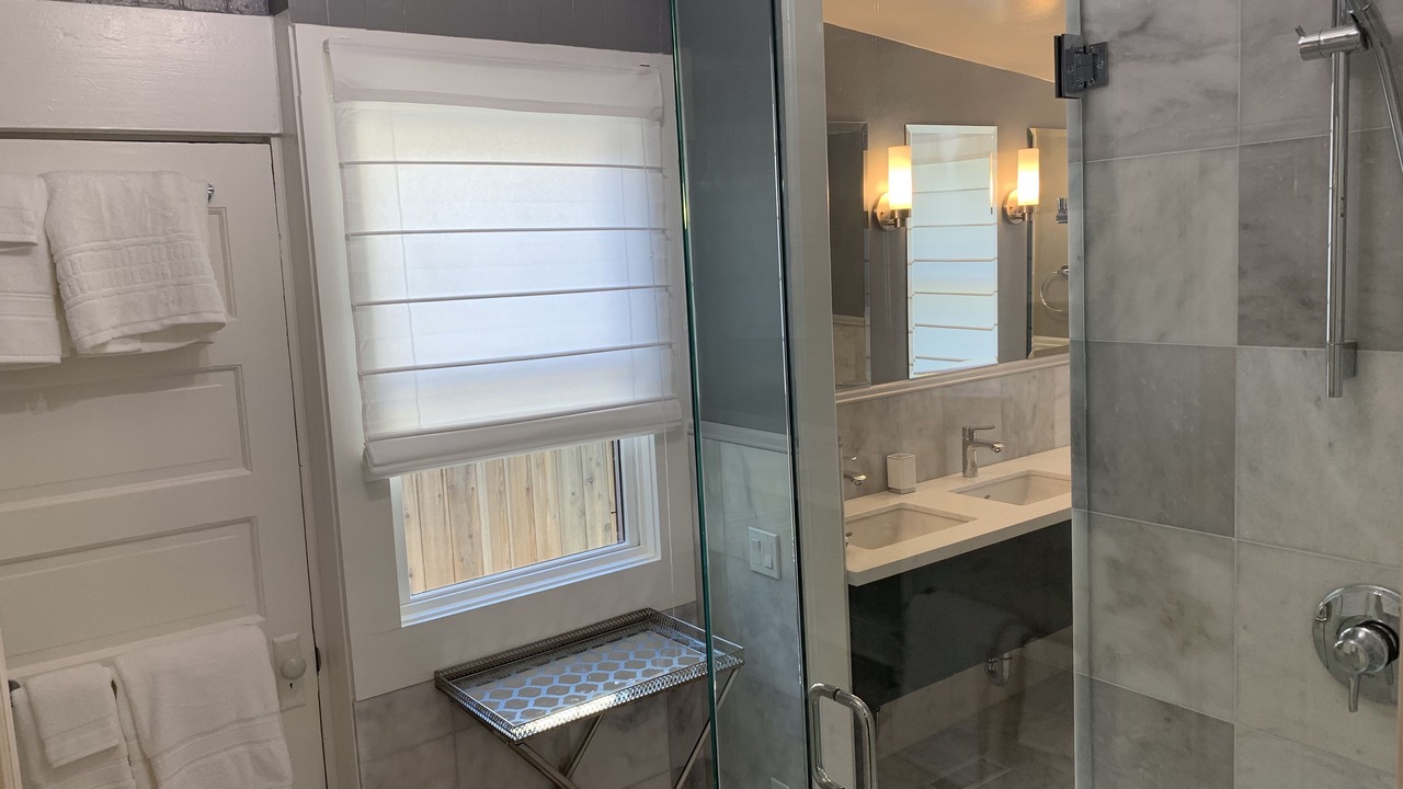 Photo of Bathroom in Oak Park