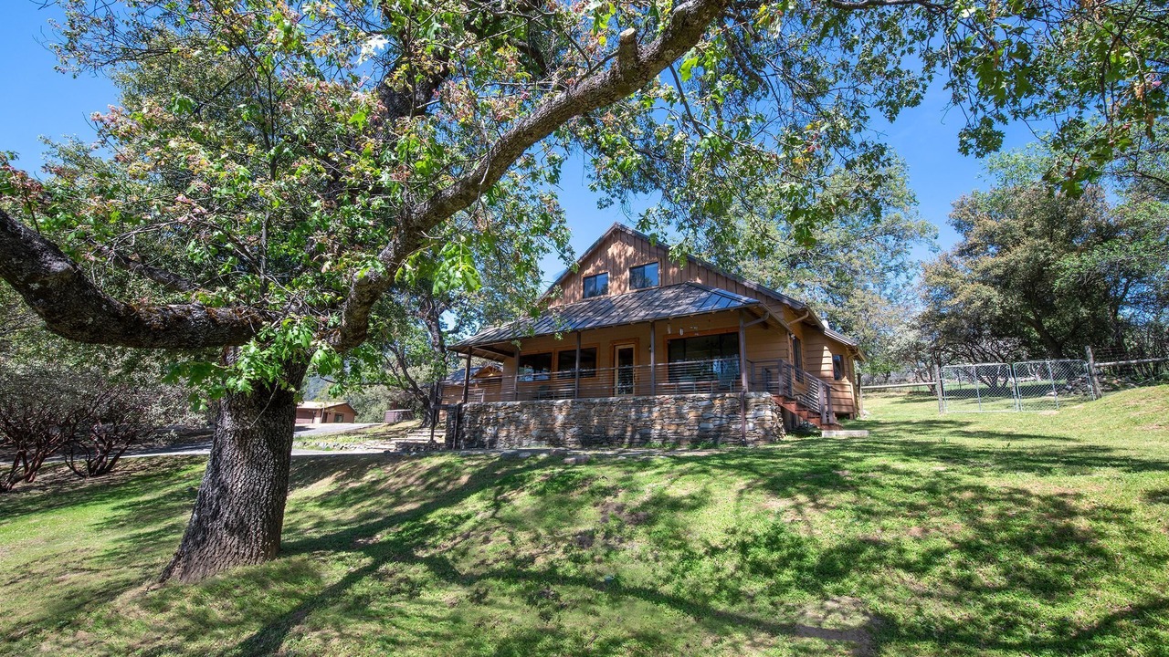 Photo of Outdoor in Oakhurst
