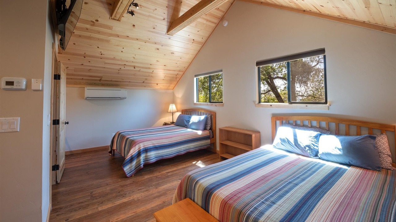 Photo of Bedroom in Oakhurst