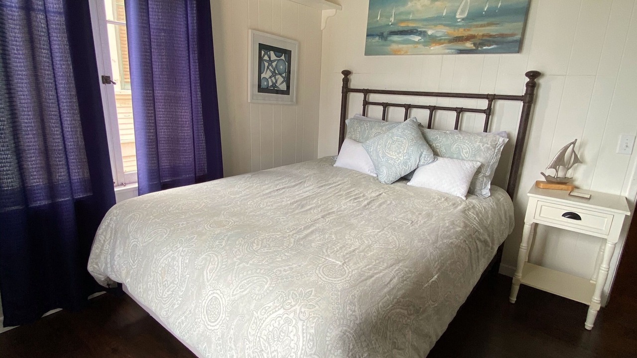 Photo of Bedroom in Avalon